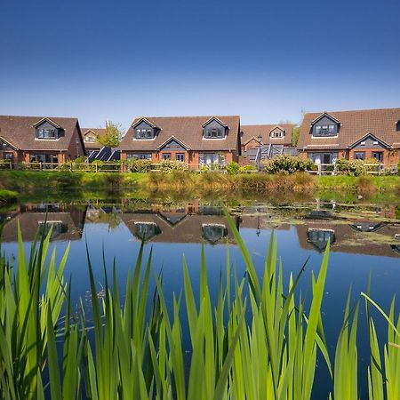 The Lakes Rookley Zewnętrze zdjęcie The new houses at the heart of the village
