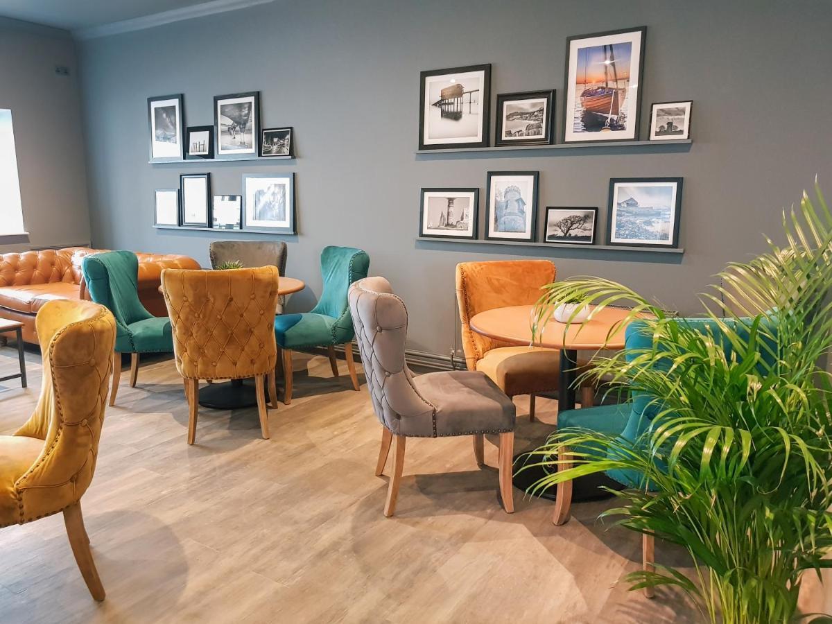 The Lakes Rookley Zewnętrze zdjęcie The interior of the new lounge