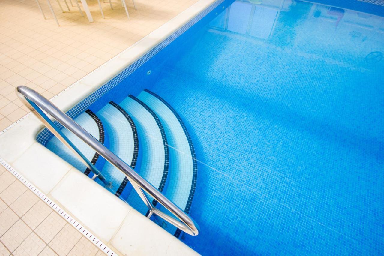 The Lakes Rookley Zewnętrze zdjęcie Swimming pool